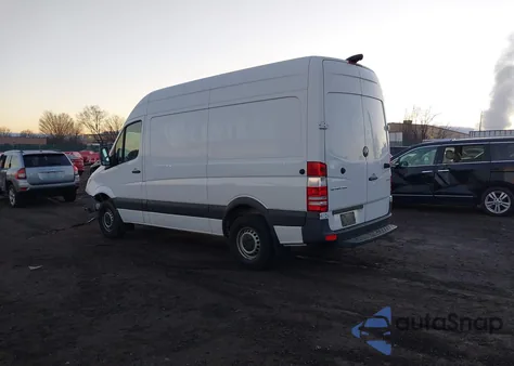 2017 Mercedes-Benz Sprinter 2500 Standard Roof V6 из США, поврежденный, VIN WD3PE7CD4HP538382